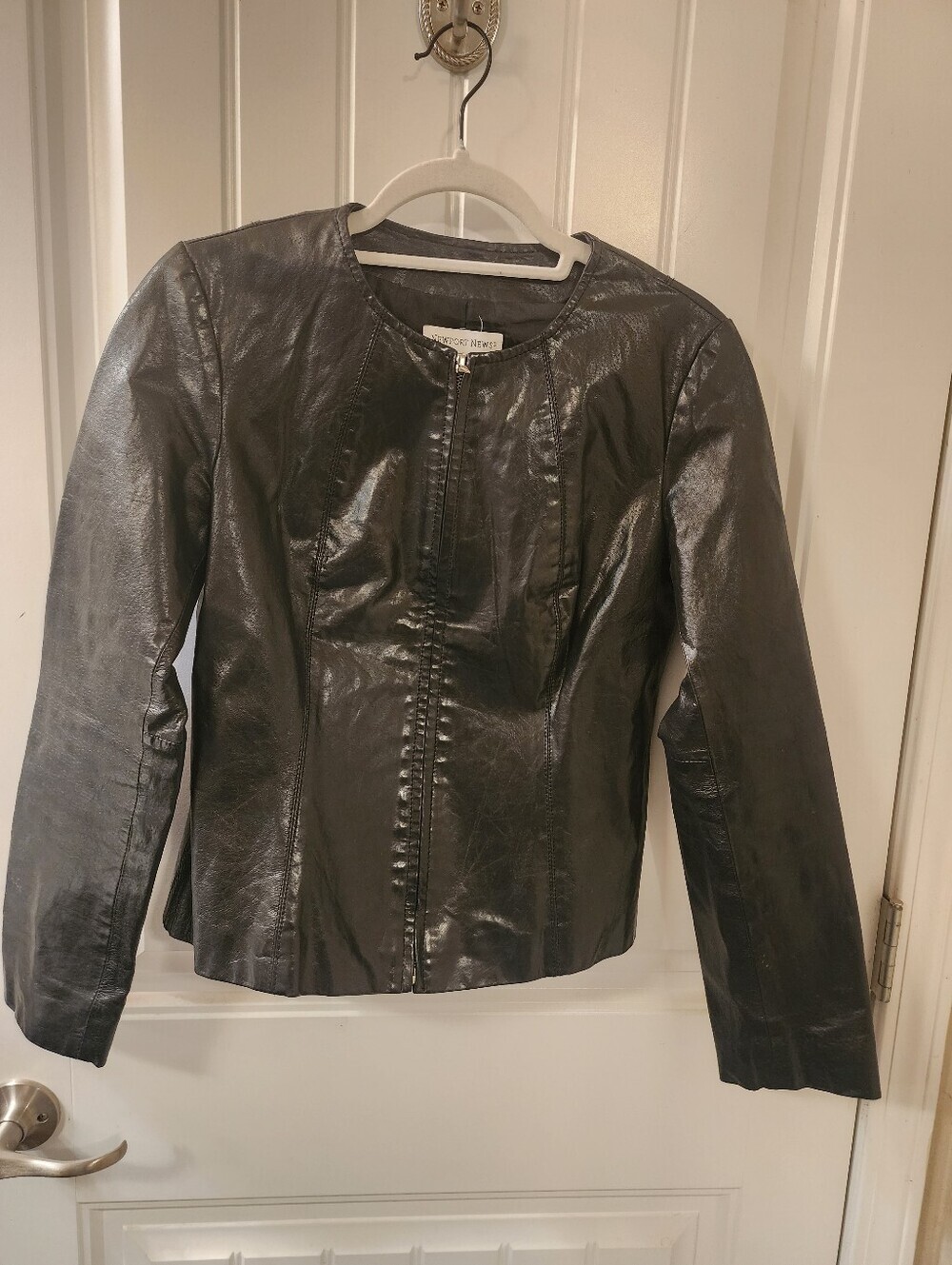 Newport News Genuine Leather Black Zip Front Jacket Women’s Size 6 Minimalist Mo